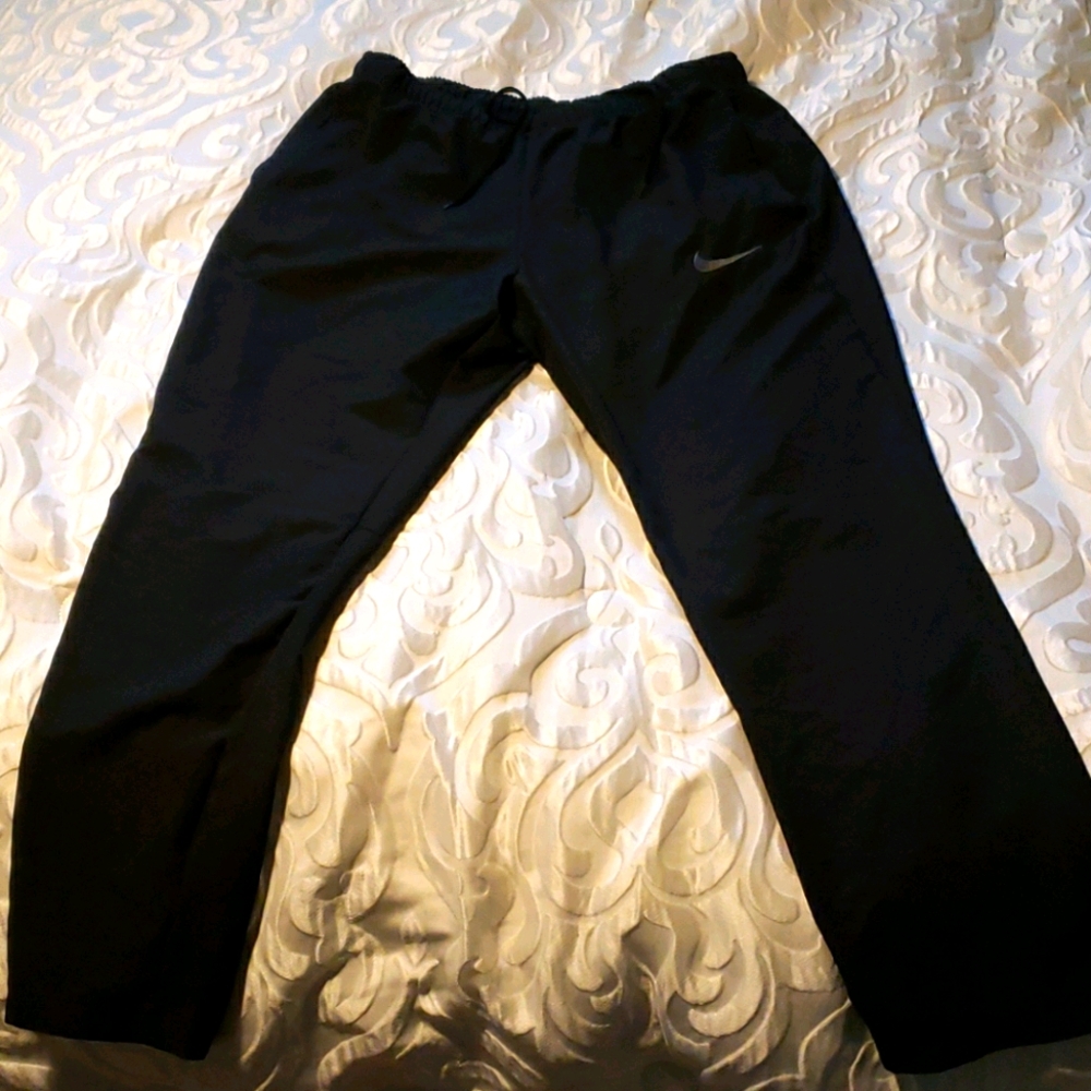 Jumpsuit - Picture 2 of 10